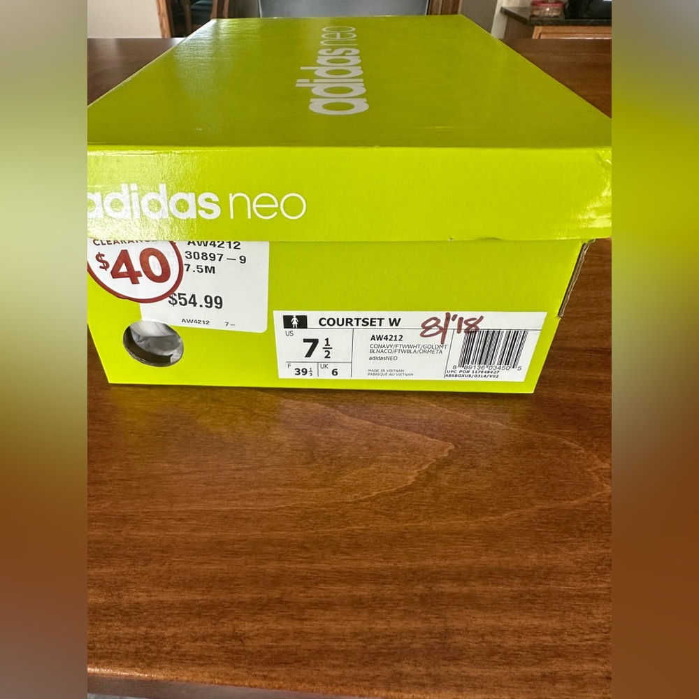 Adidas women’s Courtset shoes